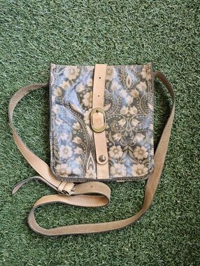 Patricia Nash Floral Boho Pattern Crossbody Bag with Tan Trim